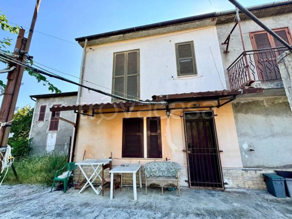 casa indipendente in vendita a Ceccano