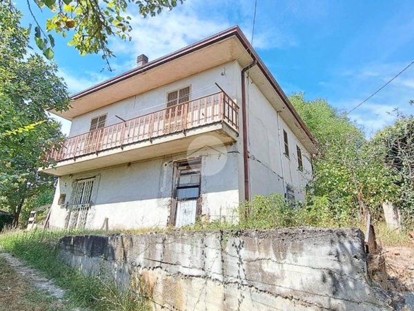 casa indipendente in vendita a Ceccano