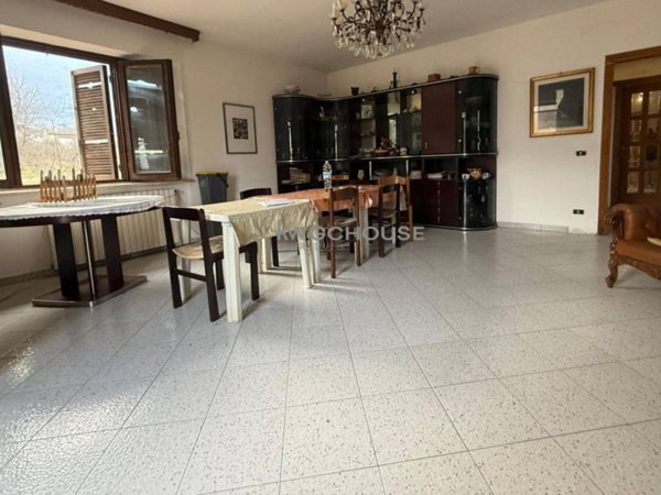 casa indipendente in vendita a Ceccano