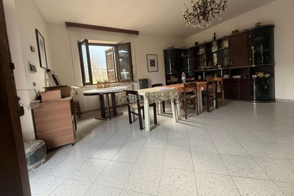 casa indipendente in vendita a Ceccano