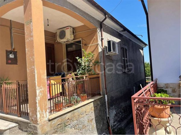 casa indipendente in vendita a Ceccano