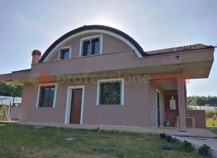 casa indipendente in vendita a Ceccano