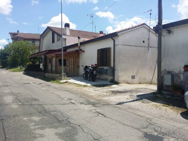 casa indipendente in vendita a Ceccano
