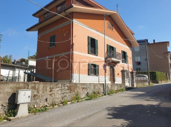 casa indipendente in vendita a Ceccano
