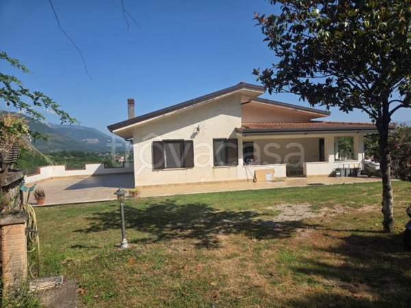 casa indipendente in vendita a Ceccano