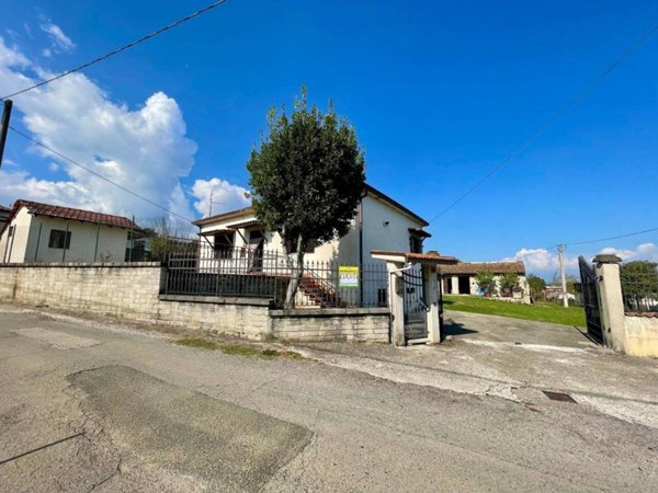 casa indipendente in vendita a Ceccano