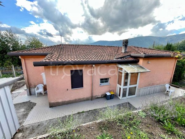 casa indipendente in vendita a Ceccano