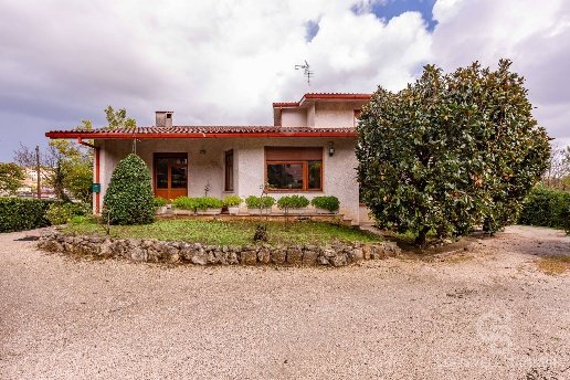 casa indipendente in vendita a Ceccano