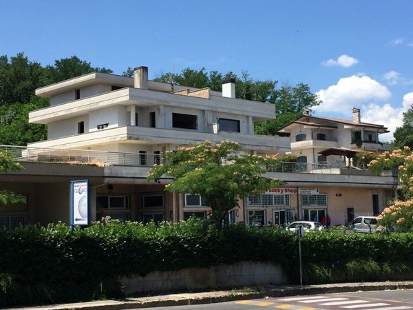 casa indipendente in vendita a Ceccano