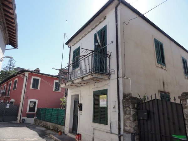 casa indipendente in vendita a Ceccano