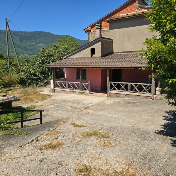 casa indipendente in vendita a Ceccano