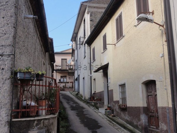casa semindipendente in vendita a Ceccano