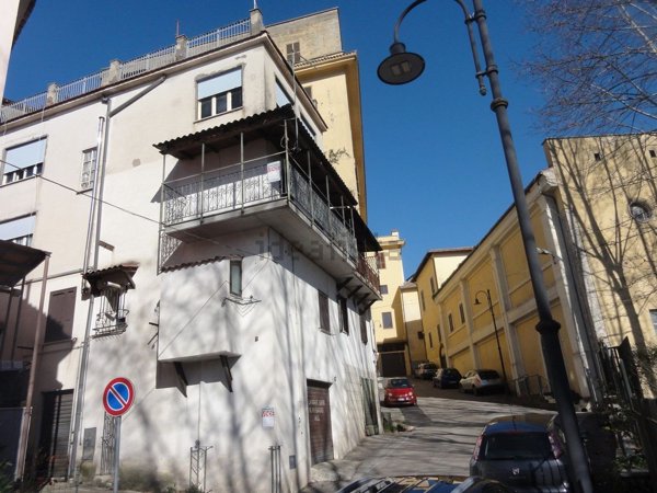 casa indipendente in vendita a Ceccano
