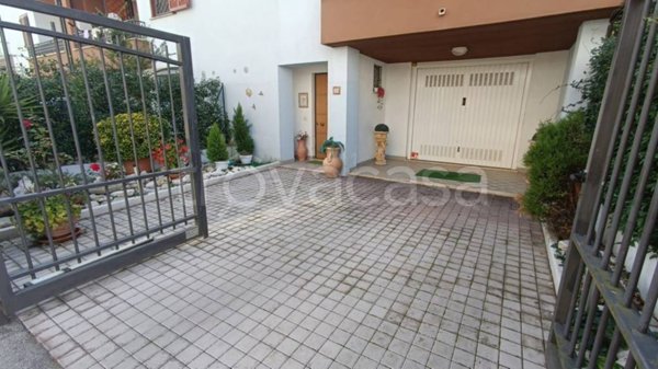 casa indipendente in vendita a Ceccano