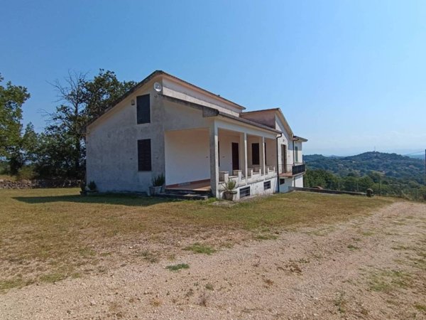 casale in vendita a Ceccano