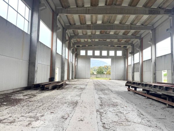 locale commerciale in vendita a Ceccano