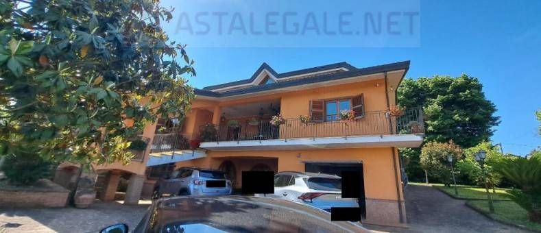 casa indipendente in vendita a Ceccano