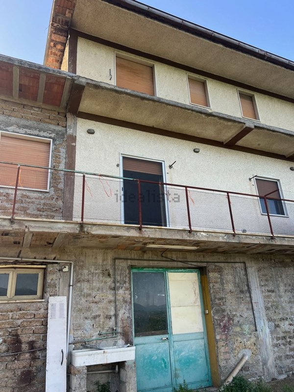 locale commerciale in vendita a Ceccano