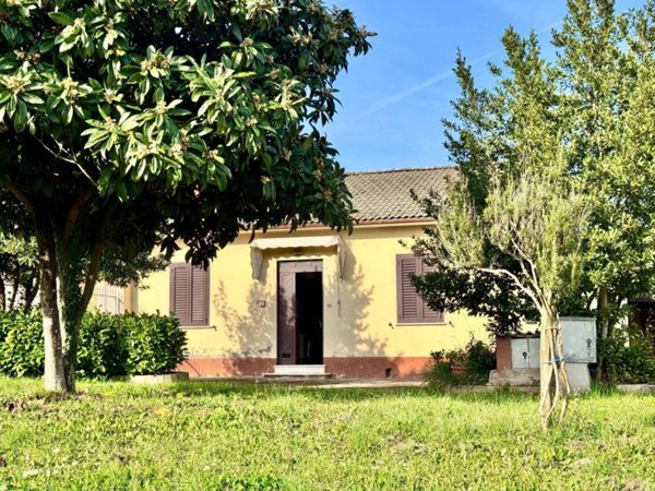 casa indipendente in vendita a Ceccano