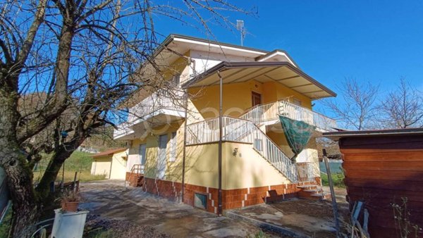 casa indipendente in vendita a Ceccano