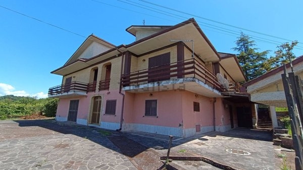 casa indipendente in vendita a Ceccano