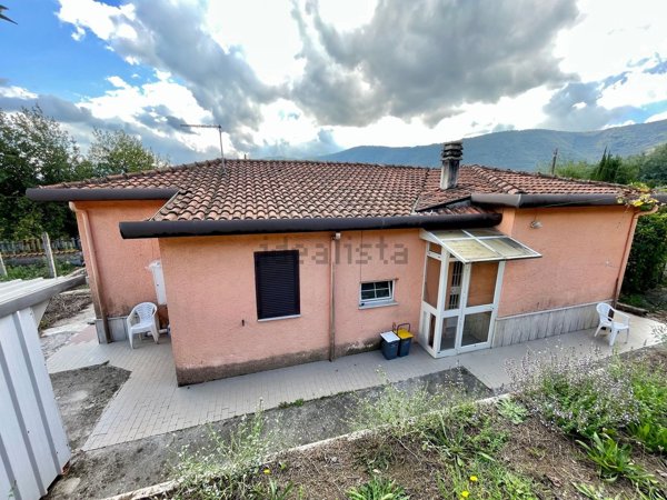 casa indipendente in vendita a Ceccano