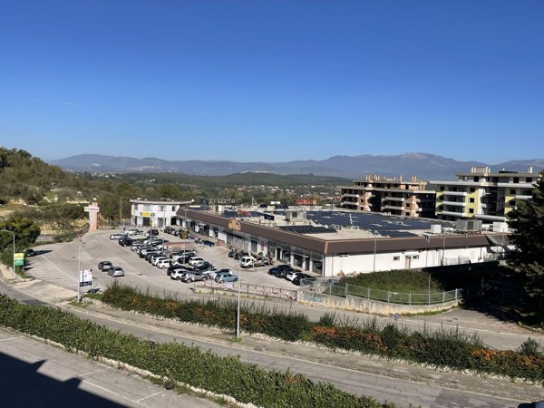 locale commerciale in vendita a Ceccano