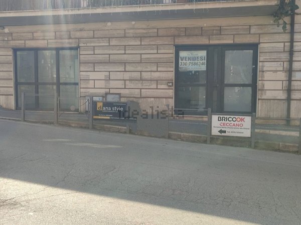 locale commerciale in vendita a Ceccano
