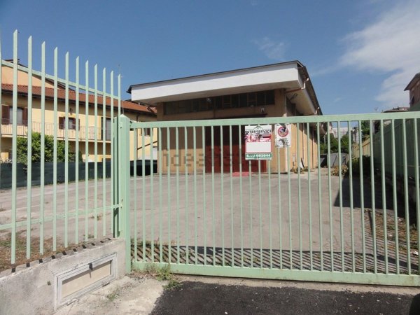 locale commerciale in vendita a Ceccano