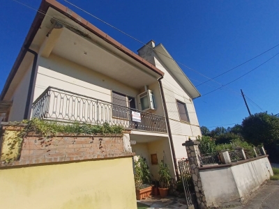 casa indipendente in vendita a Ceccano