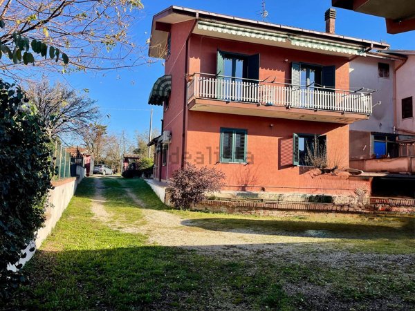 casa indipendente in vendita a Ceccano