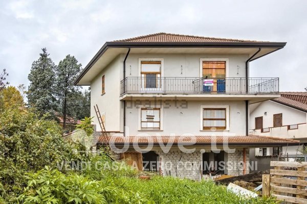 casa indipendente in vendita a Ceccano