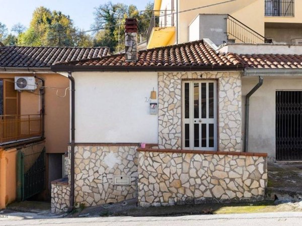 casa indipendente in vendita a Ceccano