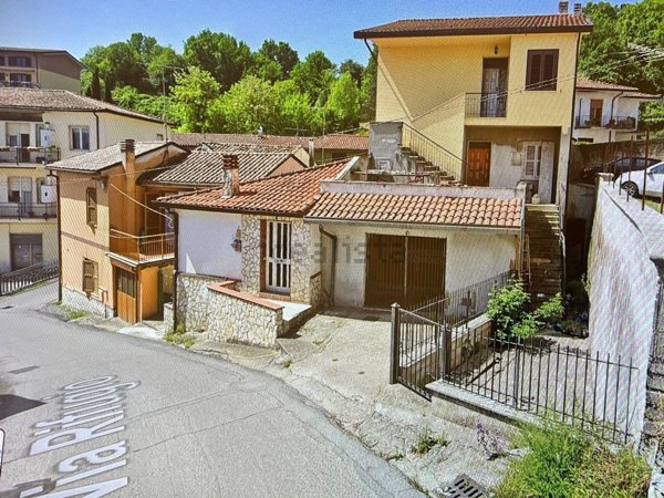 casa semindipendente in vendita a Ceccano