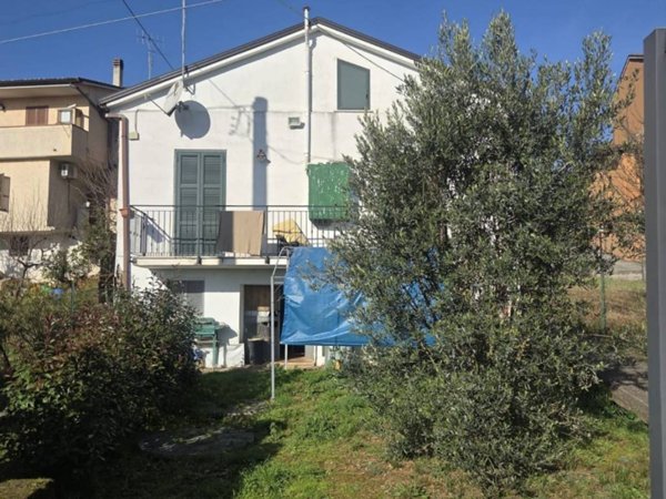 casa indipendente in vendita a Ceccano