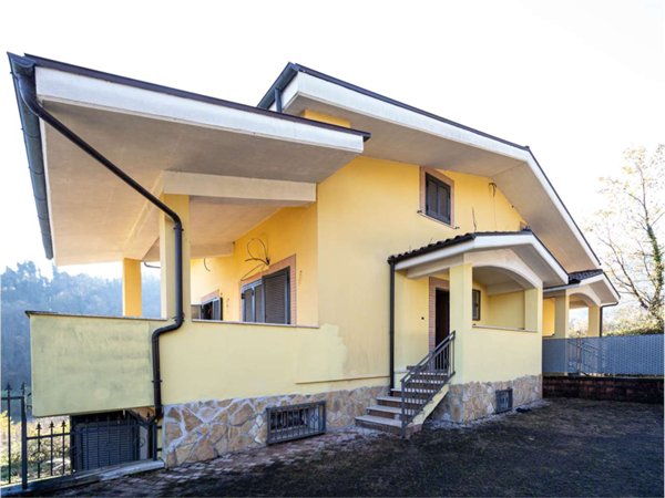 casa indipendente in vendita a Ceccano