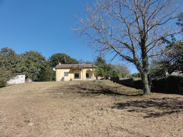 casa indipendente in vendita a Ceccano