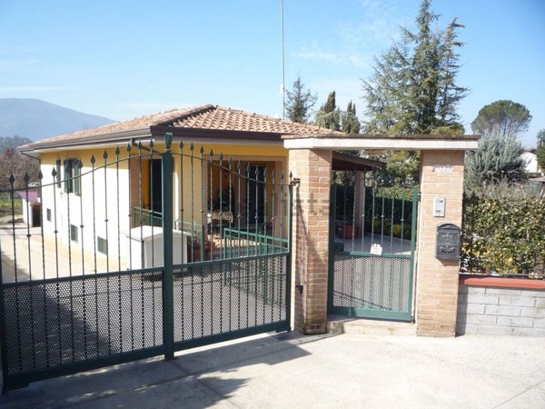 casa indipendente in vendita a Ceccano