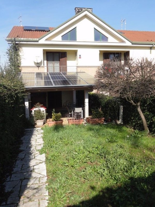 casa indipendente in vendita a Ceccano