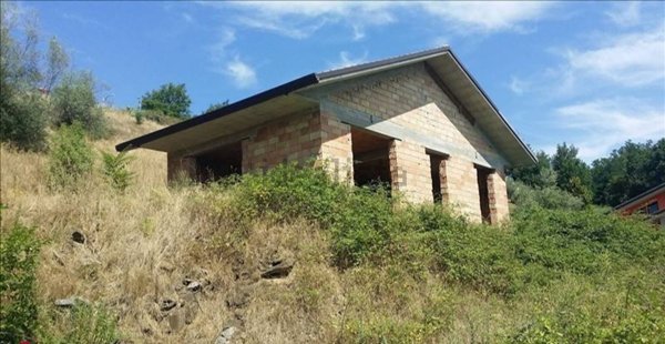 casa indipendente in vendita a Ceccano