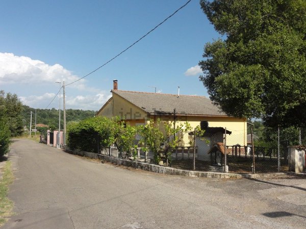 casa indipendente in vendita a Ceccano