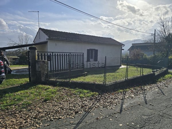 casa indipendente in vendita a Ceccano