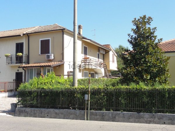 casa indipendente in vendita a Ceccano