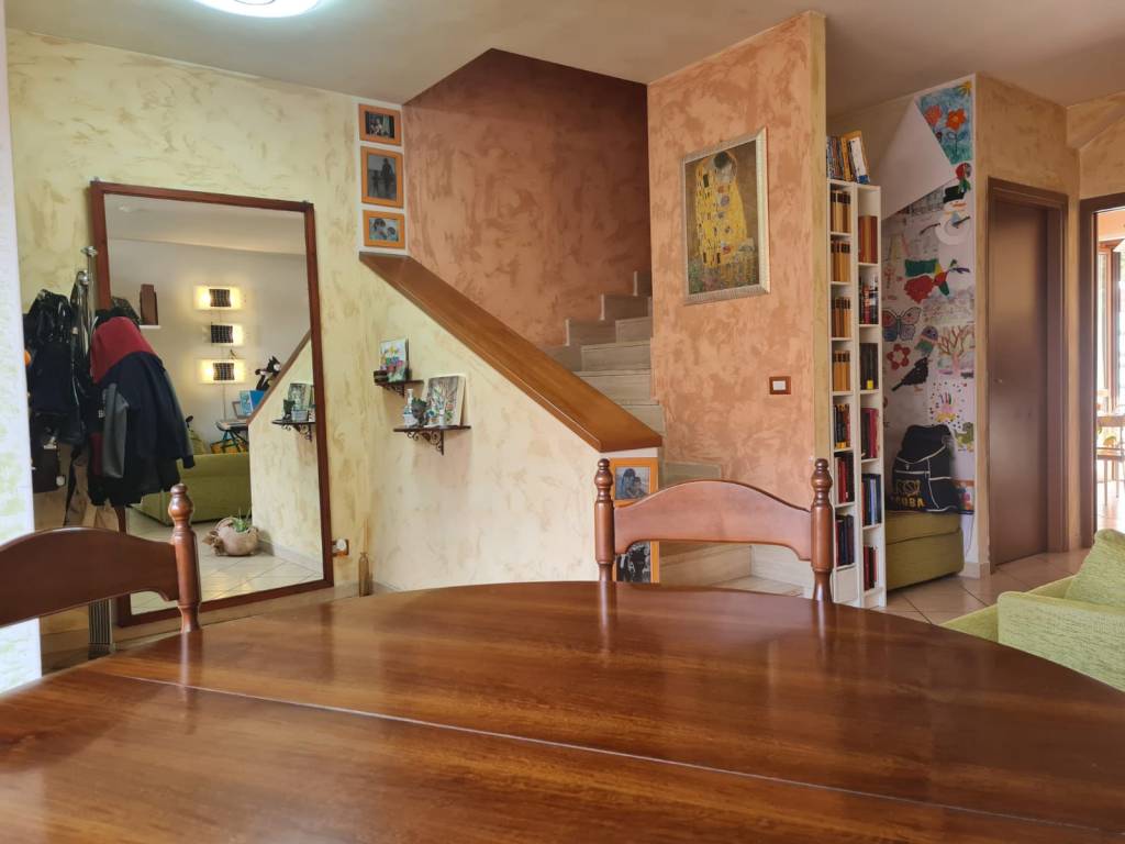 casa indipendente in vendita a Ceccano