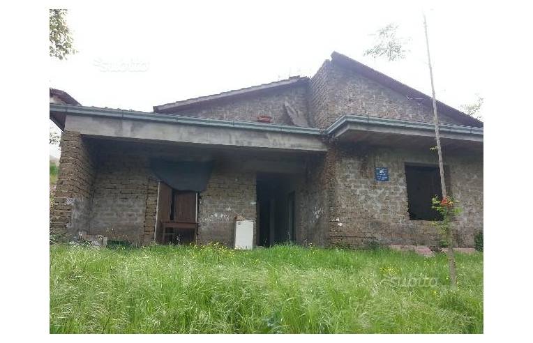 casa indipendente in vendita a Ceccano