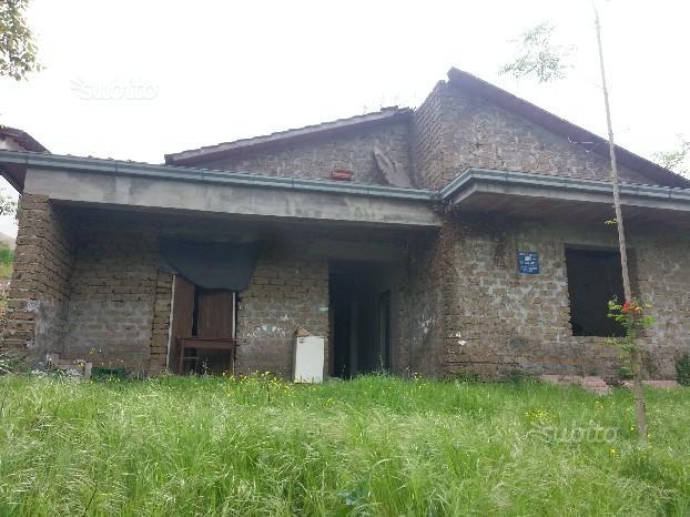 casa indipendente in vendita a Ceccano