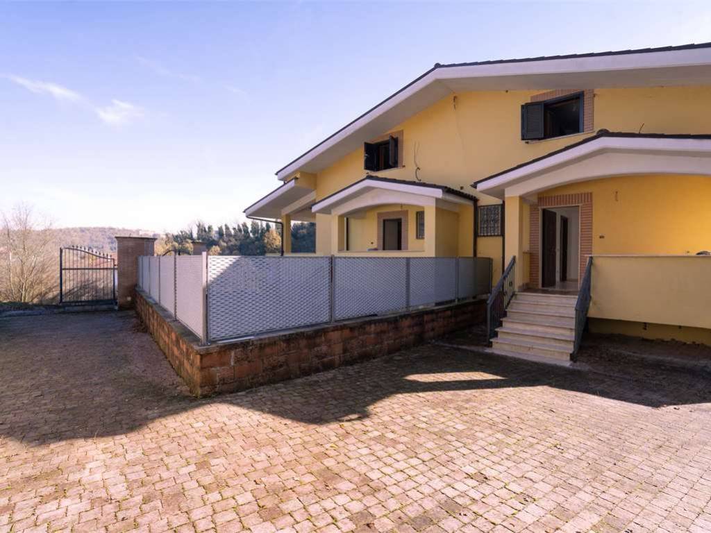 casa indipendente in vendita a Ceccano