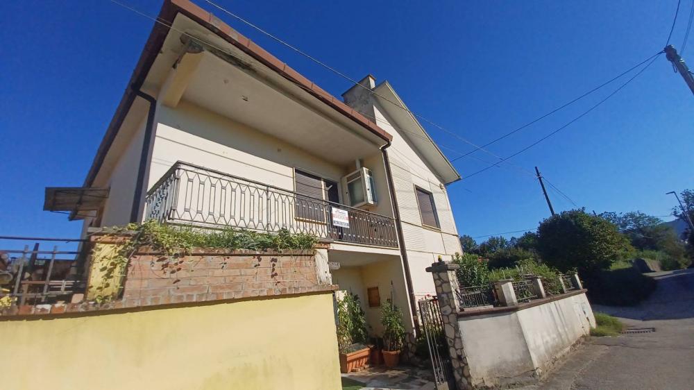 casa indipendente in vendita a Ceccano