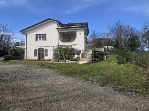 casa indipendente in vendita a Ceccano