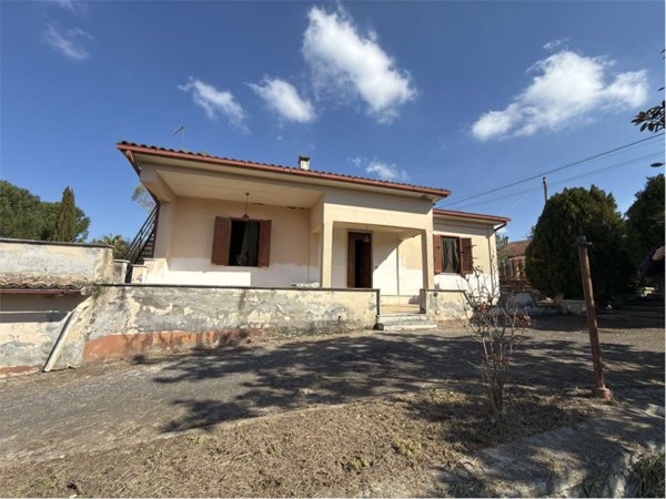casa indipendente in vendita a Ceccano